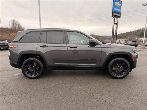 2024 Jeep Grand Cherokee Laredo