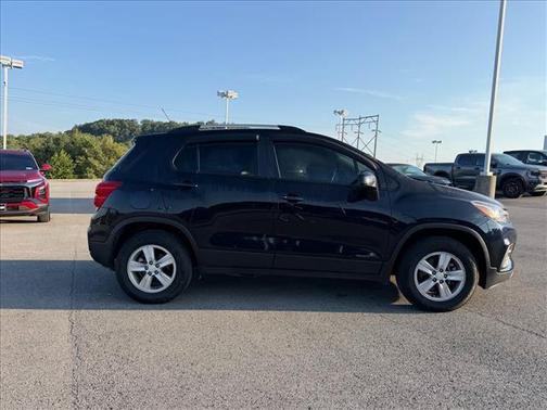 Midnight Blue Metallic 2022 Chevrolet Trax LT