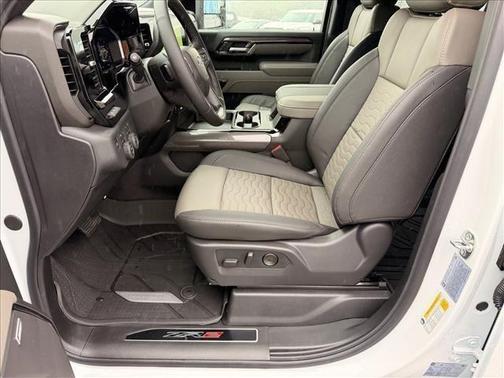 Summit White 2026 Chevrolet Silverado 2500 ZR2