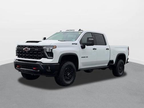 Summit White 2026 Chevrolet Silverado 2500 ZR2
