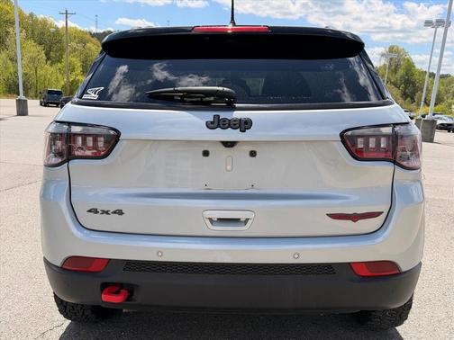 Silver Zynith 2024 Jeep Compass Trailhawk