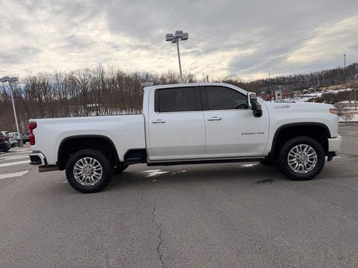 2022 Chevrolet Silverado 2500 High Country