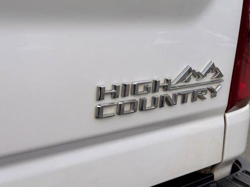 2022 Chevrolet Silverado 2500 High Country
