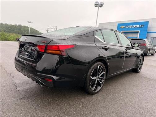 Black 2024 Nissan Altima 2.5 SR