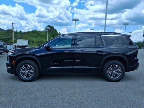 Mosaic Black Metallic 2026 Chevrolet Traverse LT
