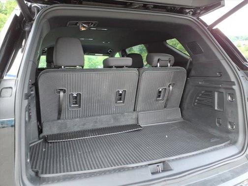 Mosaic Black Metallic 2026 Chevrolet Traverse LT