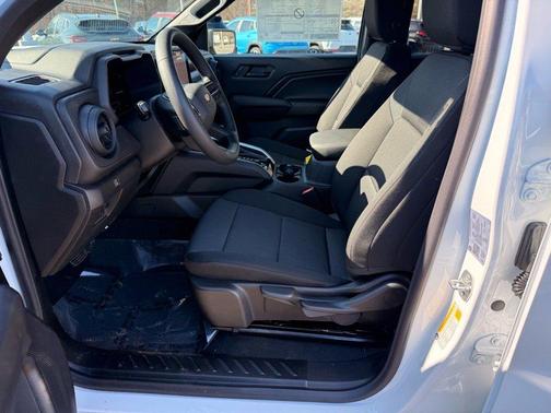 2025 Chevrolet Colorado WT