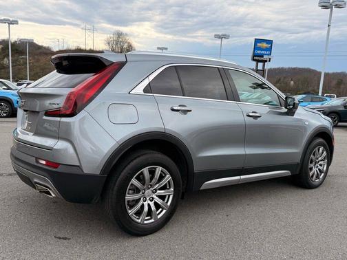 2023 Cadillac XT4 Premium Luxury