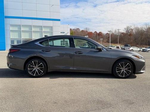 2022 Lexus ES 250 Luxury