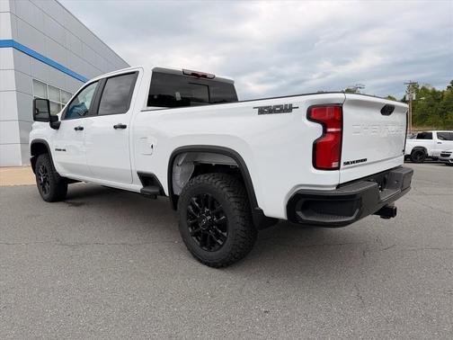 Summit White 2026 Chevrolet Silverado 2500 LT