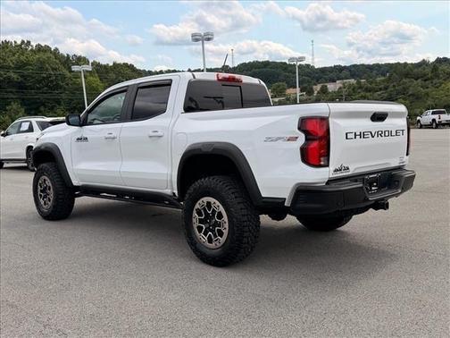 Summit White 2024 Chevrolet Colorado ZR2