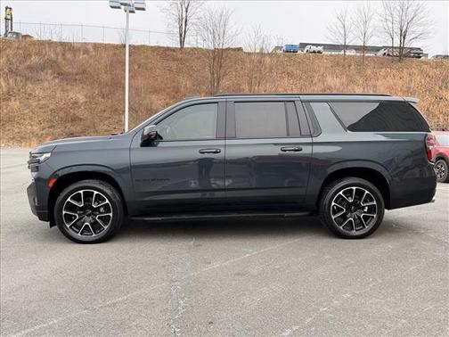 Evergreen Gray Metallic 2022 Chevrolet Suburban RST