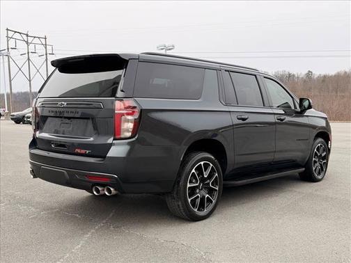 Evergreen Gray Metallic 2022 Chevrolet Suburban RST