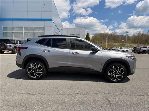 Sterling Gray Metallic 2025 Chevrolet Trax 2RS