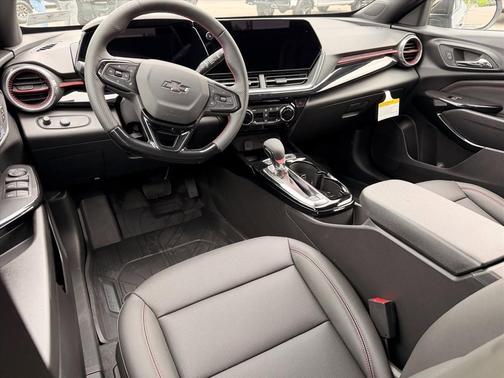 Sterling Gray Metallic 2026 Chevrolet Trax 2RS