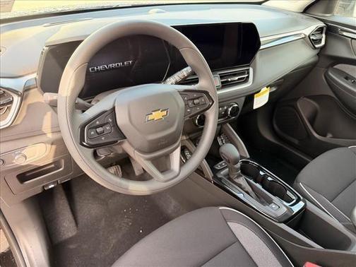 Mosaic Black Metallic 2026 Chevrolet Trailblazer LS