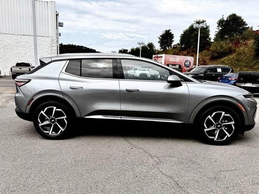 2024 Chevrolet Equinox EV LT