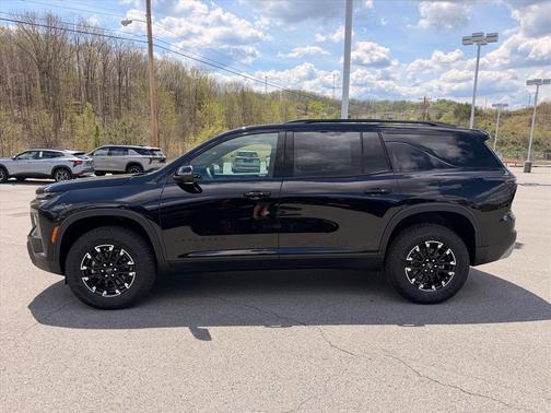 Mosaic Black Metallic 2026 Chevrolet Traverse Z71