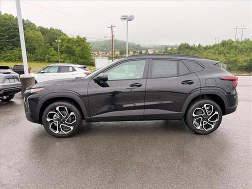 Mosaic Black Metallic 2026 Chevrolet Trax 2RS