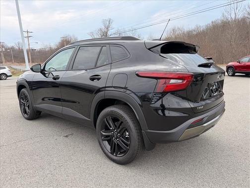 Mosaic Black Metallic 2026 Chevrolet Trax ACTIV