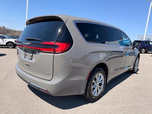 Ceramic Gray Clearcoat 2025 Chrysler Pacifica Select