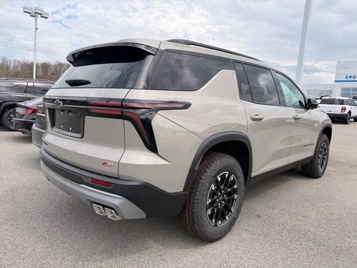 Sandstone Gray 2026 Chevrolet Traverse Z71