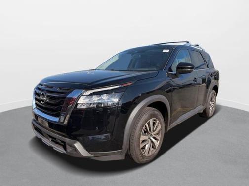 Black 2023 Nissan Pathfinder SL