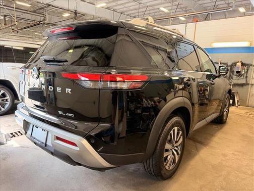 Black 2023 Nissan Pathfinder SL
