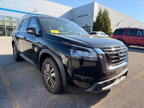 Black 2023 Nissan Pathfinder SL