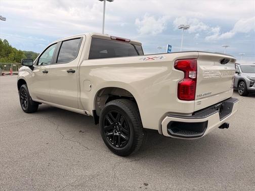 White Sand 2026 Chevrolet Silverado 1500 Custom
