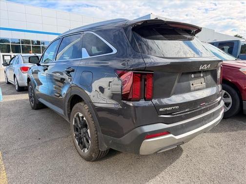 Metal 2025 Kia Sorento S