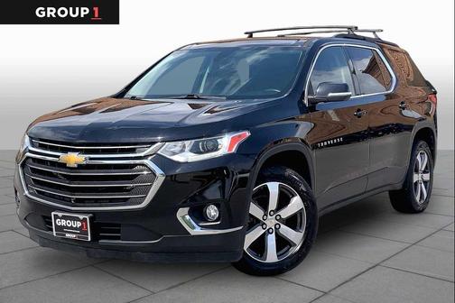 Mosaic Black Metallic 2021 Chevrolet Traverse LT Leather