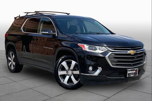 Mosaic Black Metallic 2021 Chevrolet Traverse LT Leather