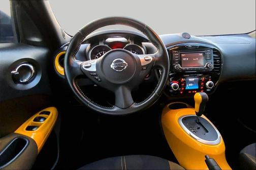 Super Black 2016 Nissan Juke SV