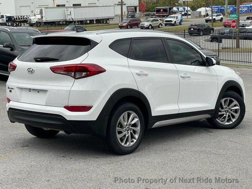 2017 Hyundai TUCSON SE