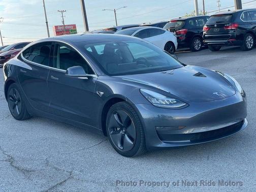 Gray 2019 Tesla Model 3 Long Range