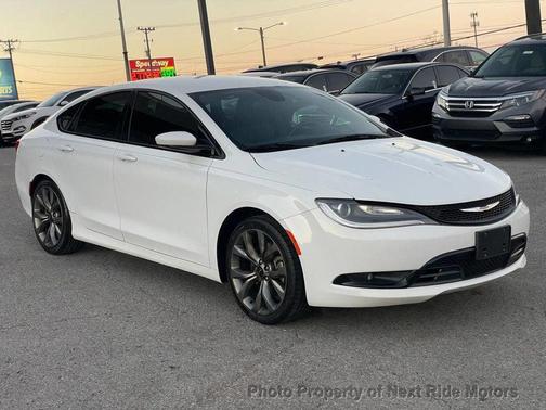 2016 Chrysler 200 C