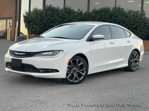 2016 Chrysler 200 C