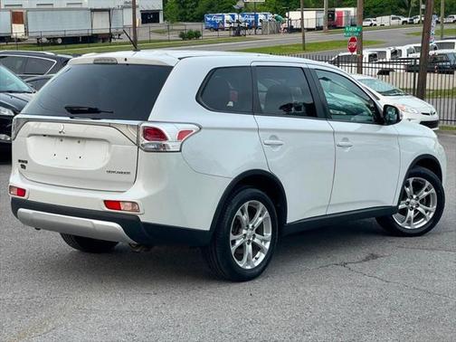 2015 Mitsubishi Outlander SE