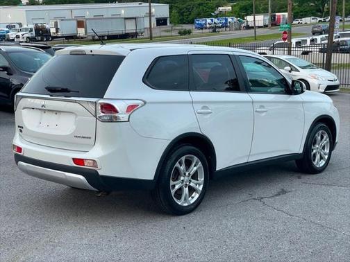 2015 Mitsubishi Outlander SE