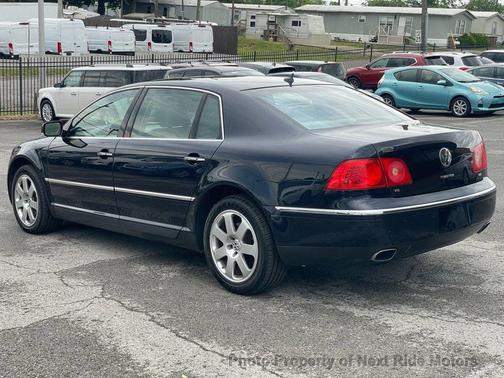 Petrol 2004 Volkswagen Phaeton 2004 VOLKSWAGEN PHAETON 4.2L V8 4D LUXURY SEDAN 615-730-9991