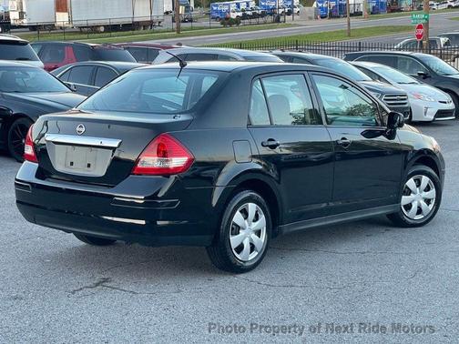 2011 Nissan Versa 1.8 S