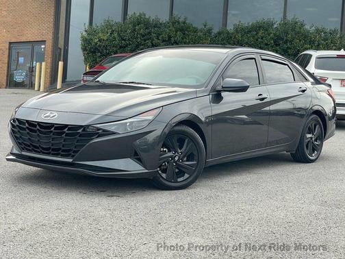 2022 Hyundai ELANTRA SEL