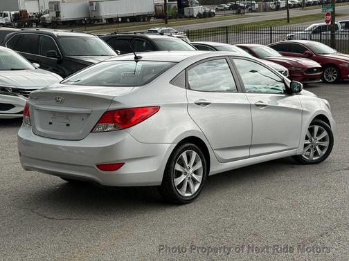 2012 Hyundai Accent SE