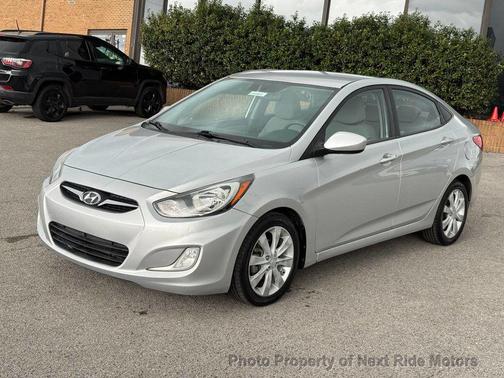 2012 Hyundai Accent SE