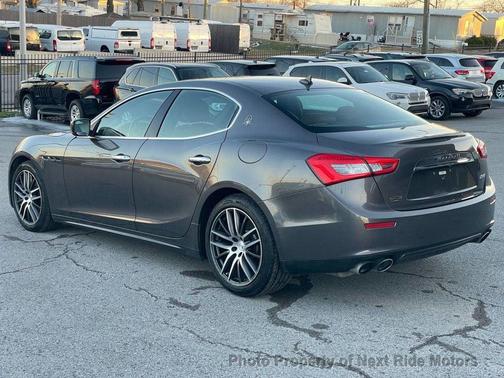 Blu Passione Mica 2014 Maserati Ghibli Base