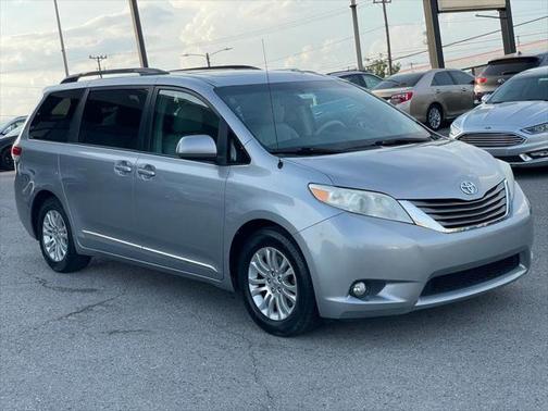 2013 Toyota Sienna XLE