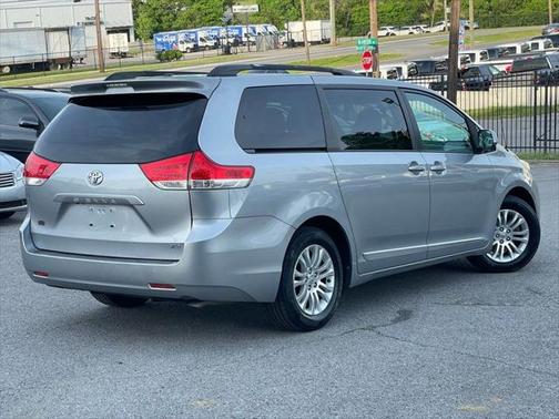 2013 Toyota Sienna XLE