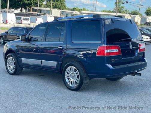 Dark Blue Pearl Metallic 2011 Lincoln Navigator L
