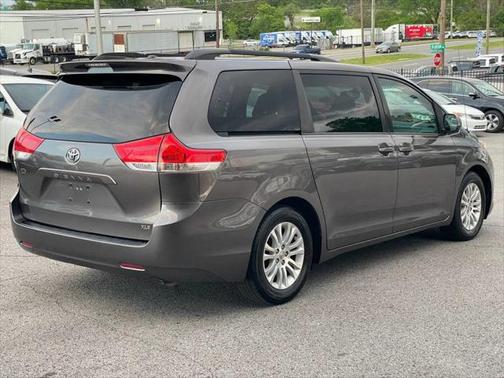 2013 Toyota Sienna XLE